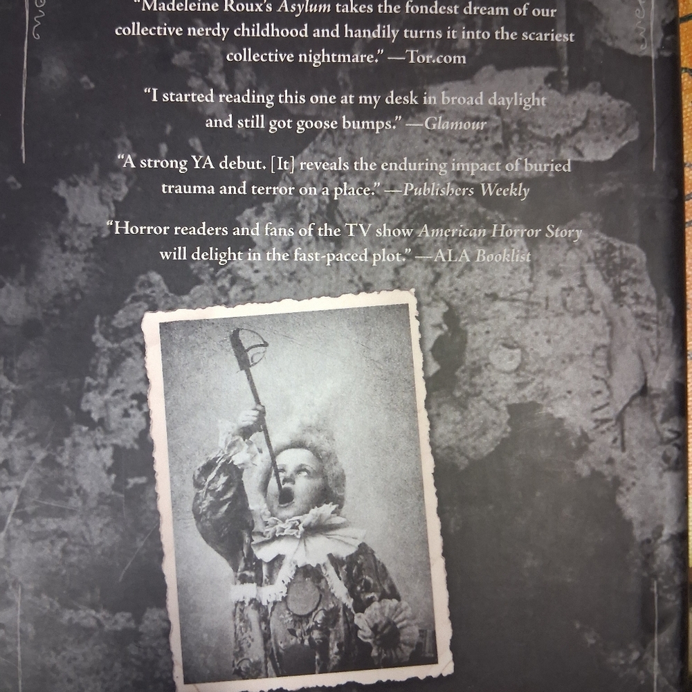 Sanctum by Madeleine Roux - Gothic Horror Paperback - Picture 10 of 10
